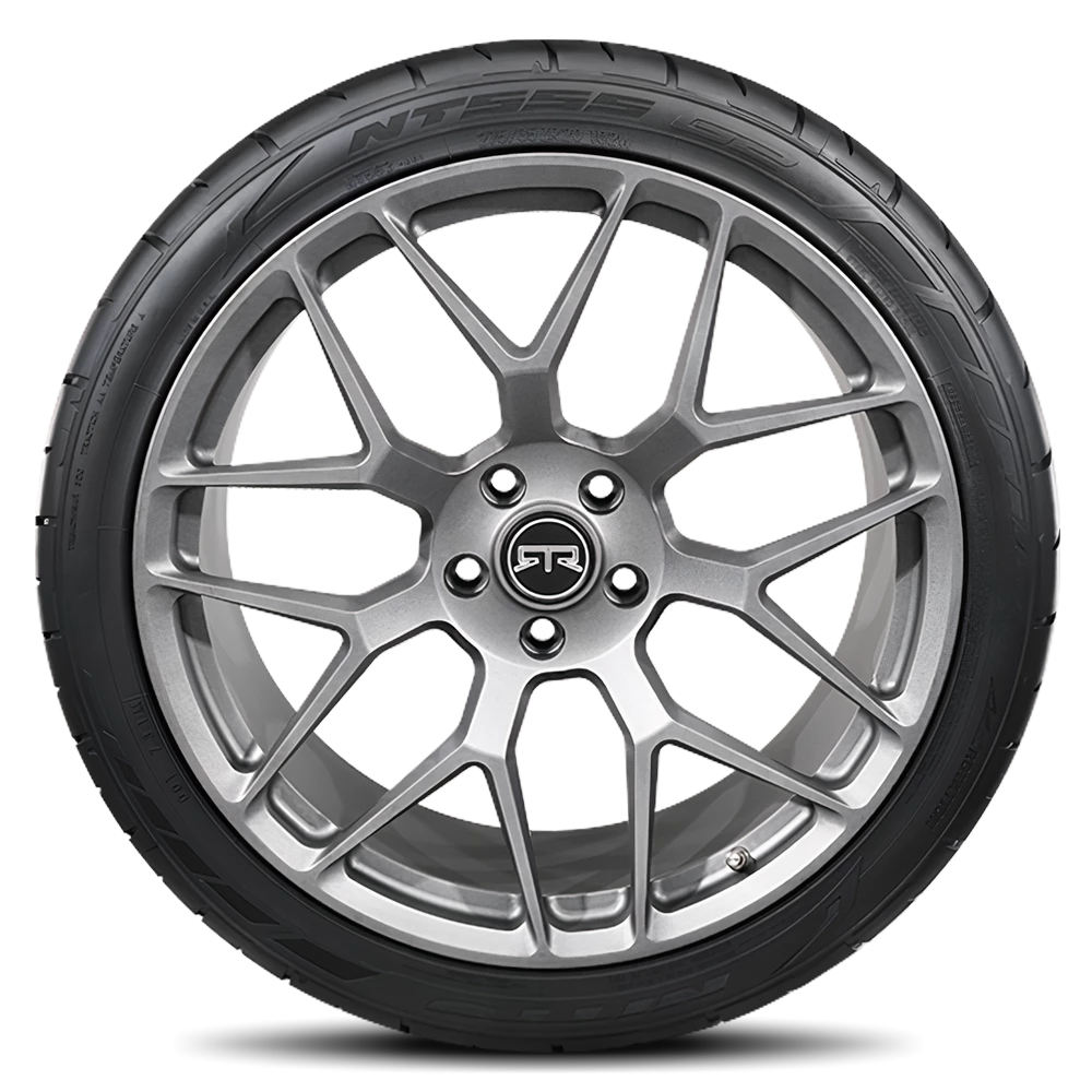 Nitto NT555 Tires 225/35ZR19 XL